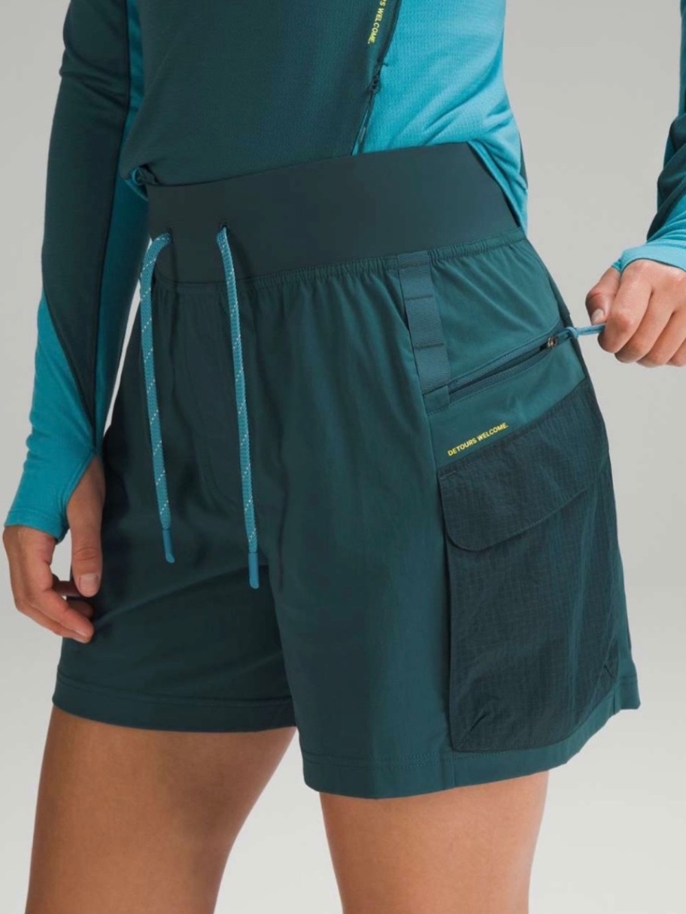 NWOT Lululemon Multi-Pocket Cargo High- Rise Hiking Short 5"